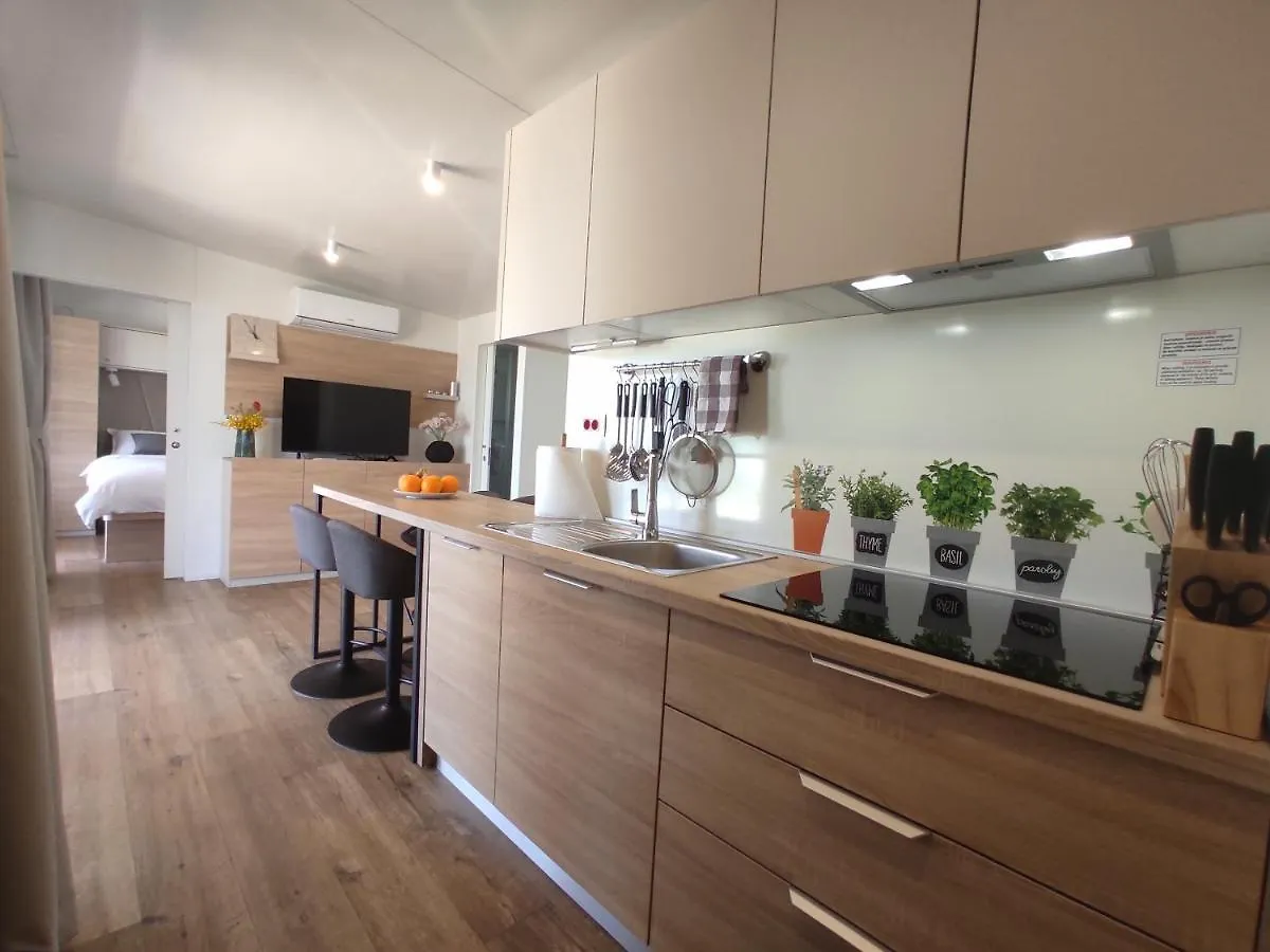 Zen Zone Premium Mobile Home Drage Campsite